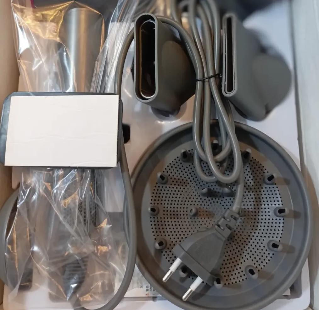 Leafless Hair Dryer ✨شسوار شعر ماركة

تقنية متطورة لتجفيف أسرع وحماية أعلى للشعر.
محرك رقمي قوي مع تحكم ذكي في درجة الحرارة للحفاظ على نعومة ولمعان الشعر وتقليل التلف.

توزيع هواء متوازن
يقلل الهيشان والتقصف
تصميم عصري وخفيف الوزن
مناسب للاستخدام المنزلي والصالونات


**إذا كنت صاحب هذا الإعلان وتريد حذفه لأي سبب، رجاءا أرسل رسالة إلى الدعم الفني**