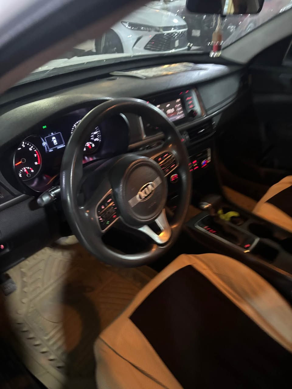 السلام عليكم 

اوبتما موديل 2016 وارد امريكي ماشيه 171 فقط 

رقم بابل السعر 112 وبيه مجال مكان السياره حله 

مركز للاستفسار على الرقم *********** حلة, بابل
