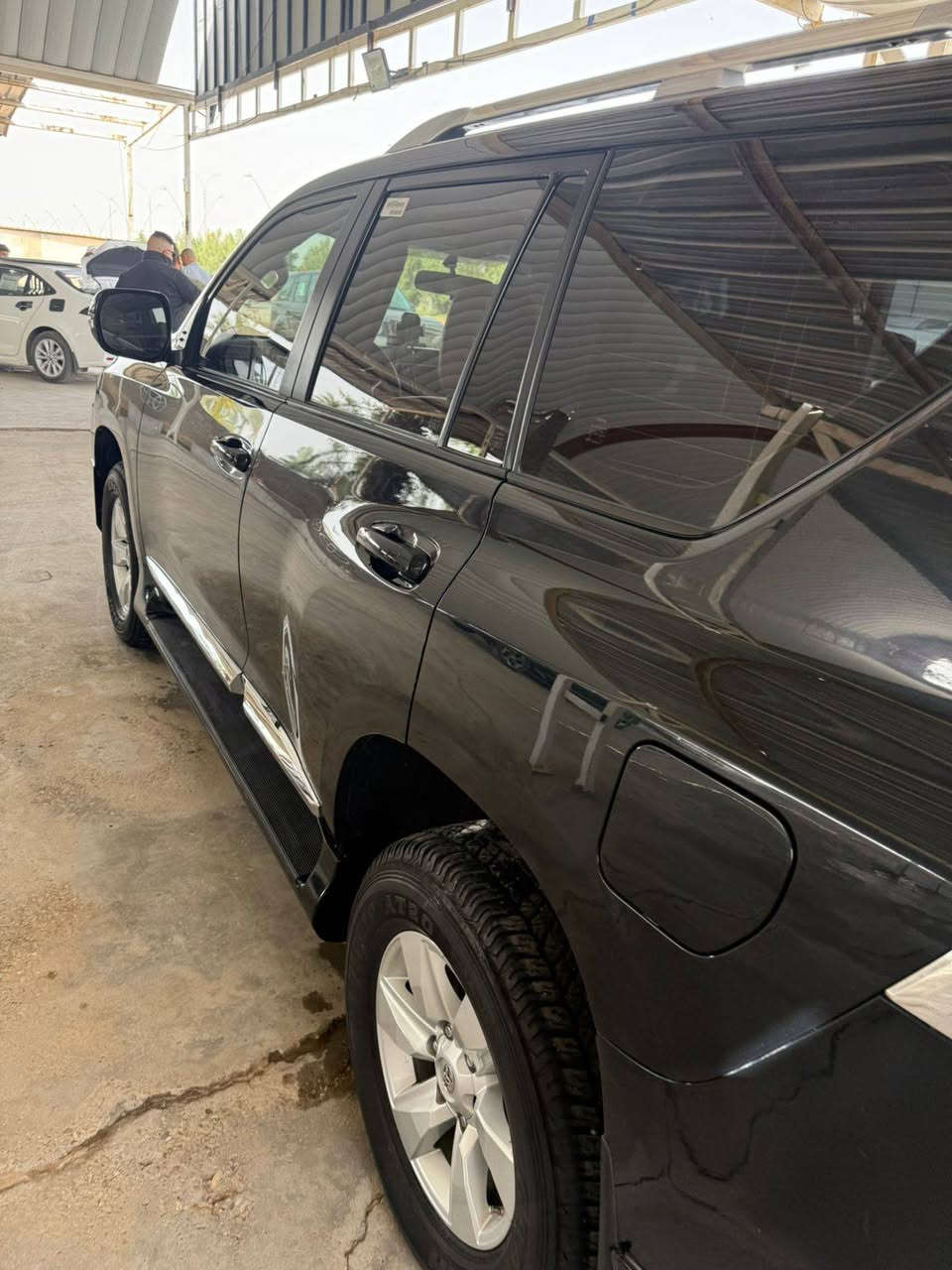 برادو ٢٠١٩ كفالة عامة
رقم بغداد
مواصفات TXS
6 سلندر 
سبير تعليك
بصمة
فتحة
اشاير مري
حساسات خلفي 
فور ويل
كاميرا
كراسي جلد بيجي
بصمات عدد 1
تحكمات فول ستيرن
ثلاجة
دبل تانكي 
ماشي95 KM

‼️السعر 360‼️

📍مكان السياره الخالص الحويش 

📞رقم صاحب السيارة :+***********

