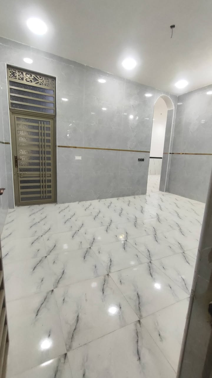 دار للبيع المساحه 200 متر بناء درجه اولى وحديث حي نهاوند الثالثه
قرب المدرسه رقم الهاتف ***********
