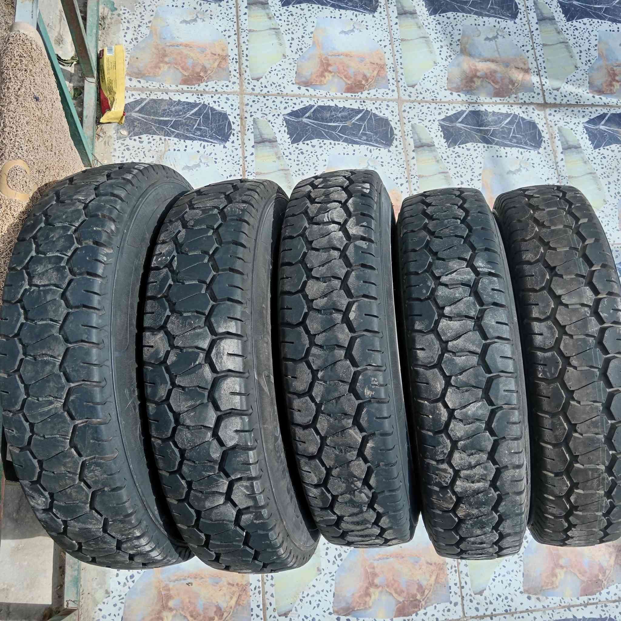 السلام عليكم تايرات 13البيع مال كيه فحل البيع جديد مال26 العدد5 سبير مانزل جديد المكان نجف ابو صخير الاستفسار على رقم *********** غير متواجد على الفيس مكلف بل نشر
