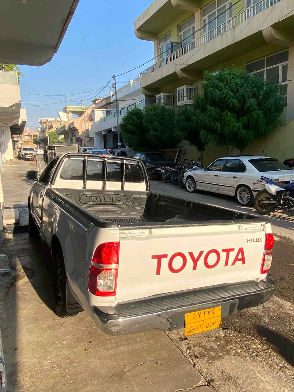 مەرزیە مۆدیل  ٢٠٠٨ ناو سور گیر مەکینە بەشەرت کلاوجو حەینە سفر مەکینەی سفرە دو جام کارابە سەنوی بەسەر چوە 
کامل بۆیاخ خۆم کردومە  لەسەر کال بونەوە کامل کراوەتە ٢٠١٢ ناوو دەرەوەی. هەموو گیانی بەشەرت تەقەو رەقە بەشەرت ٤ تای لۆک دینار مەسرەفی تیدا نیە بۆ زانیاری زیاتر پەیوەندی بکە
***********
*********** بشدار, السليمانية
