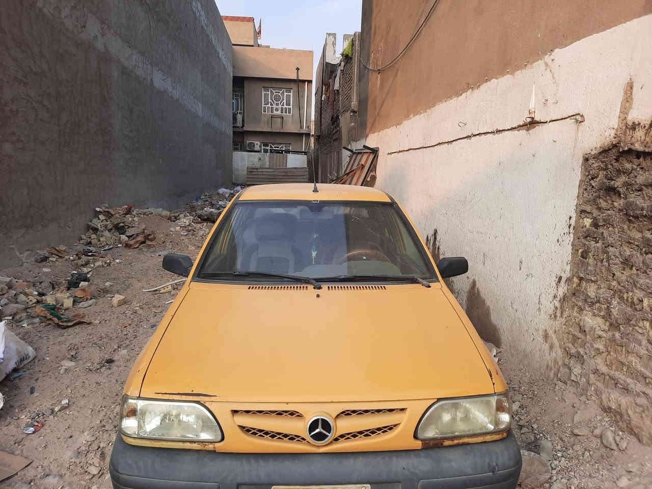 السلام عليكم سايبا موديل 12 رقم بغداد احمر سيارة بلادية باسمي مكان السيارة بغداد تحويل مباشر رقم *********** الشراي يتصل ويدلل شواصي بلاديه مال موظف تبريد شغال من الدوام للبيت .
