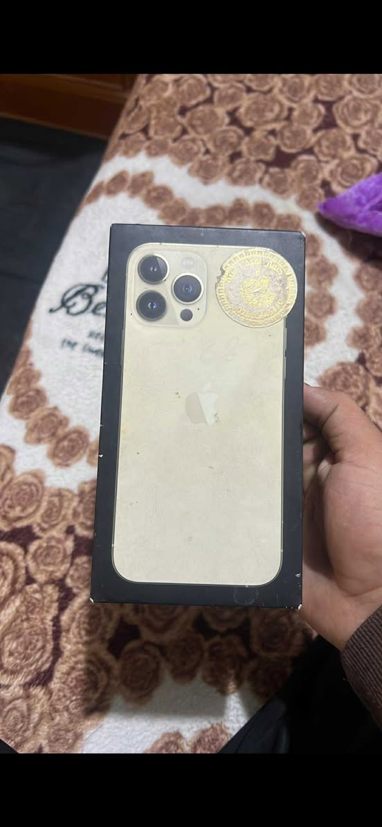 سلام عليكم ١٣برو ماكس شرق اوسط ماستر الجهاز لوك مامفتوح وتر شرط الفحص بطاريه 83 ذاكره ٢٥٦ الجهاز نضيف كلش واستعمال شخصي مكاني نجف 
***********
