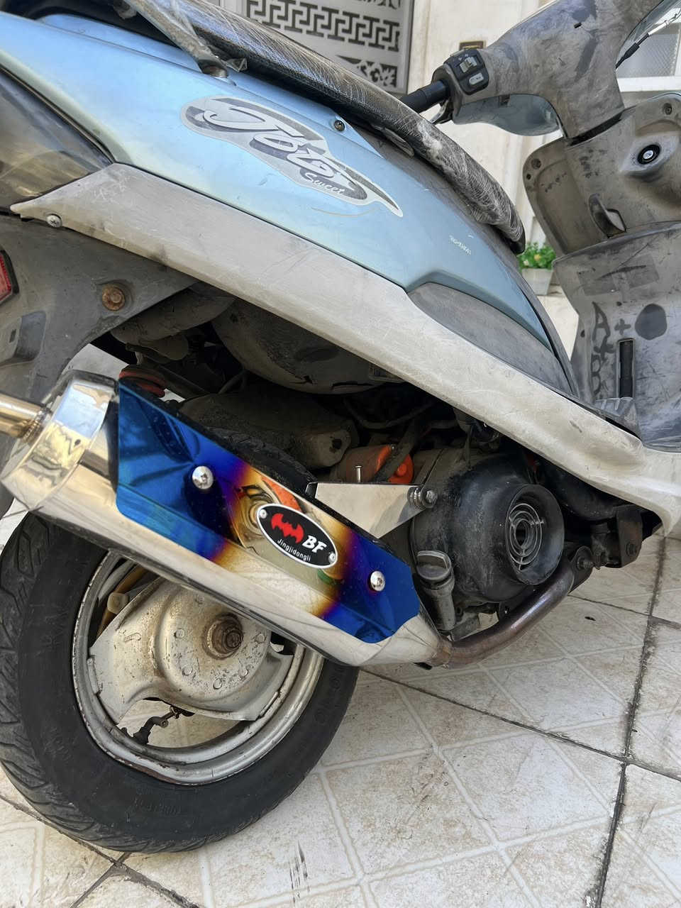 سلام عليكم دراجه ماكس منغولي كفرات بلادي مكينه فول شلعه و معدل  سلف وياضي وصلنصه سچميه
السعر 600 بيها مجال قليل 
رقم هاتف ***********
