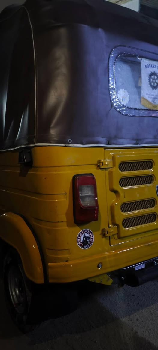 سلام عليكم تكتك مديل 18 تكتك جهزه وحلوه السعر5200مليون رقم الهاتف ***********
