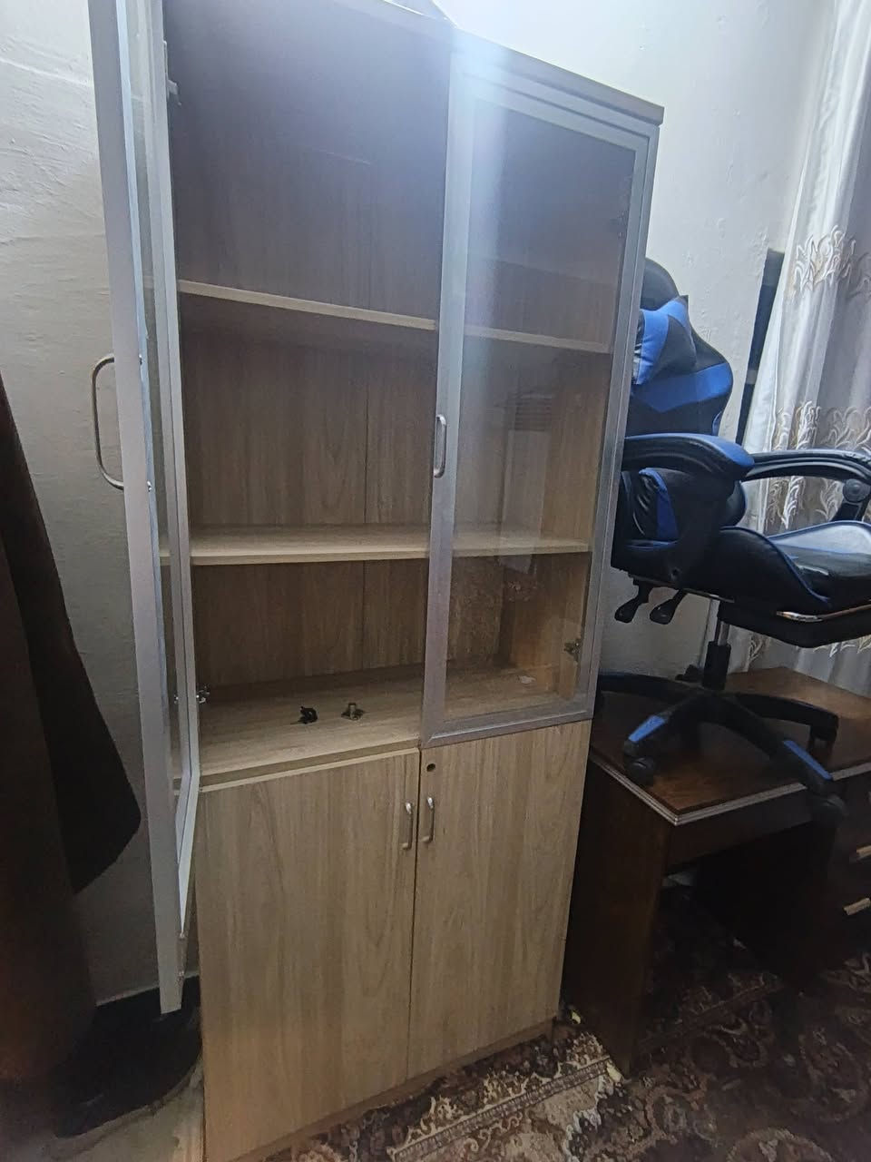 ميز مكتبي جديد 90
كرسي كيمنك جديد 65
لوكر جديد سعر 85
العنوان بغداد الحرية 
رقم ***********
