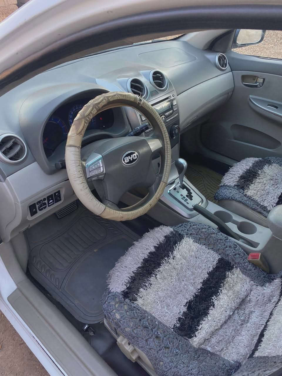 بسم اللة ماشاء الله للبيع مستعجل سيارة بي واي دي موديل 214 جي 3 فول مواصفات مال مزاد وزارة الداخلية ماشية 130 الف كير جديد الماني تبريد ثلج صدر امامي خلفي تخم تاير قرصها واصل ع ترقيم السعر 40 وبيه مجال ان شالله مع الشكر والتقدير للجميع الاستفسار الاتصال ع الأرقام التالية///***********///اثير *********** اسويلك وكالة عامه بيها ام الباركود
