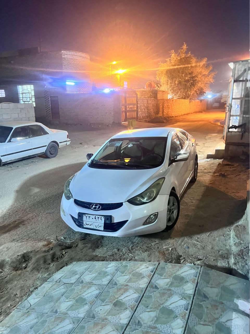 النترا خليجي 2012موديل 
تحكم إستيرين 
خمسه ويل كب 
وكاله باسمي السياره باسم كردي
بيها الحامله الخلفي متواصل للحوض وبيها شبر بارد بباب السدرمكينه وكير خير من الله السعر 98 وبيها مجال للشراي 
*********** النجف / الكوفه النجف, العراق
