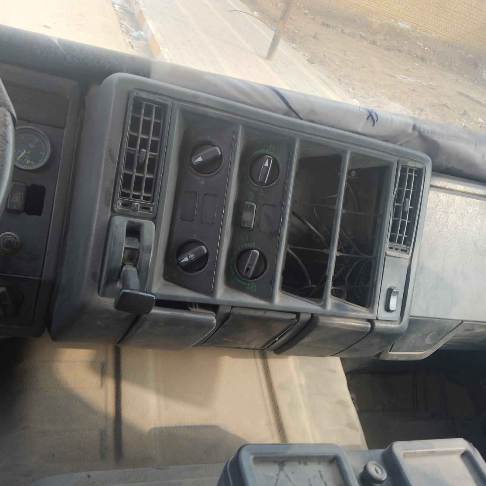 للبيع البي ٧٥ قماره كرواتي مكينه ٢٥ ستندر لابخار ولا تنقيص كير ٢٥ اكسن جي اف رقم انكليزي باسمي الشاصي مكفول مكلف بالنشر تلفون ***********
