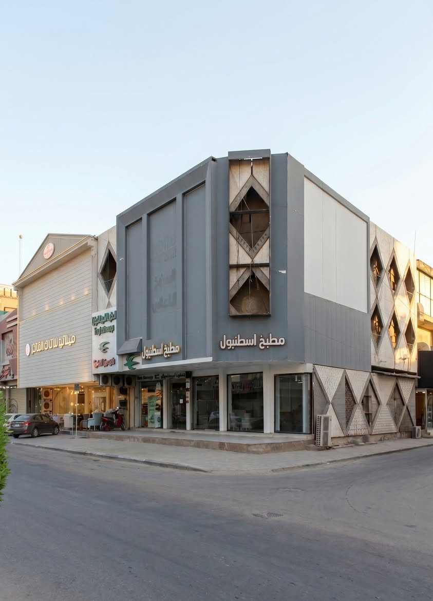 بناية تجارية للإيجار في موقع استراتيجي ركن مميز بمنطقة الأعظمية، وسط شارع الأثاث، توفر فرصة مثالية لمختلف الأنشطة التجارية والاستثمارية بواجهة وموقع حيوي عالي الحركة.**

**تتميز البناية بحداثة وتجديد كامل من الداخل، وتضم مرافق متكاملة تشمل الحمامات والخدمات الأساسية، مما يجعلها جاهزة للاستخدام المباشر دون الحاجة إلى أعمال إضافية.**

**الإيجار من المالك مباشرةً، والبناية مدعومة ومُدارة ضمن منظومة شركة ERTKKA لإدارة الأصول، لضمان أعلى مستويات التنظيم والمتابعة والموثوقية.**

📲 حمّل التطبيق الآن:

🍏 للايفون:
[تحميل ERTKKA من App Store]  https://apps.apple.com/us/app/ertkka/id6761312757

🤖 للاندرويد:
[تحميل ERTKKA من Google Play]
https://play.google.com/store/apps/details?id=com.ertkka.main

للأتصال و الاستفسار : ***********
الموقع الالكتروني: www.ertkka.com
الايميل: contact@ertkka.com
