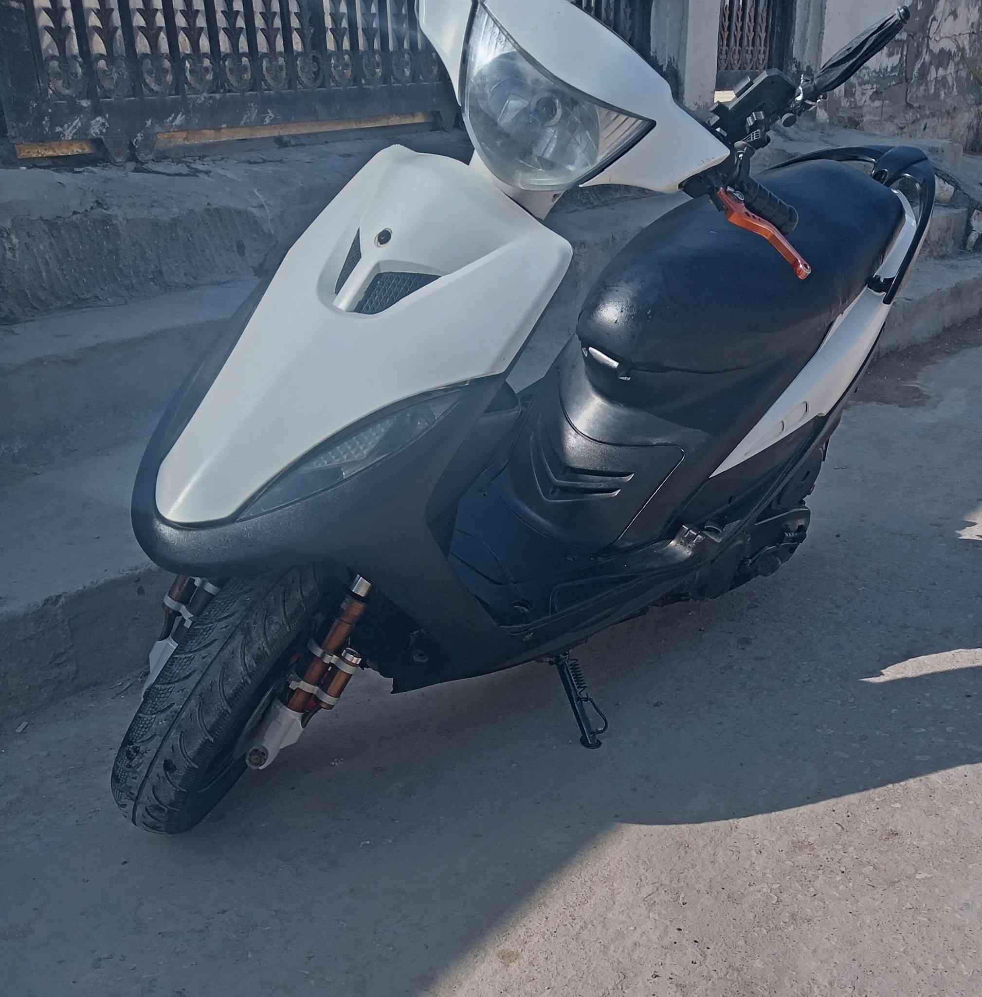 السلام عليكم ماكس عدله 120 بوش 55 مكينه خير من الله الدراجه اي نقص ما بيه الكهربائيات كله شغاله صالنصه FM رياضي السعر 425 للاستفسار ***********
