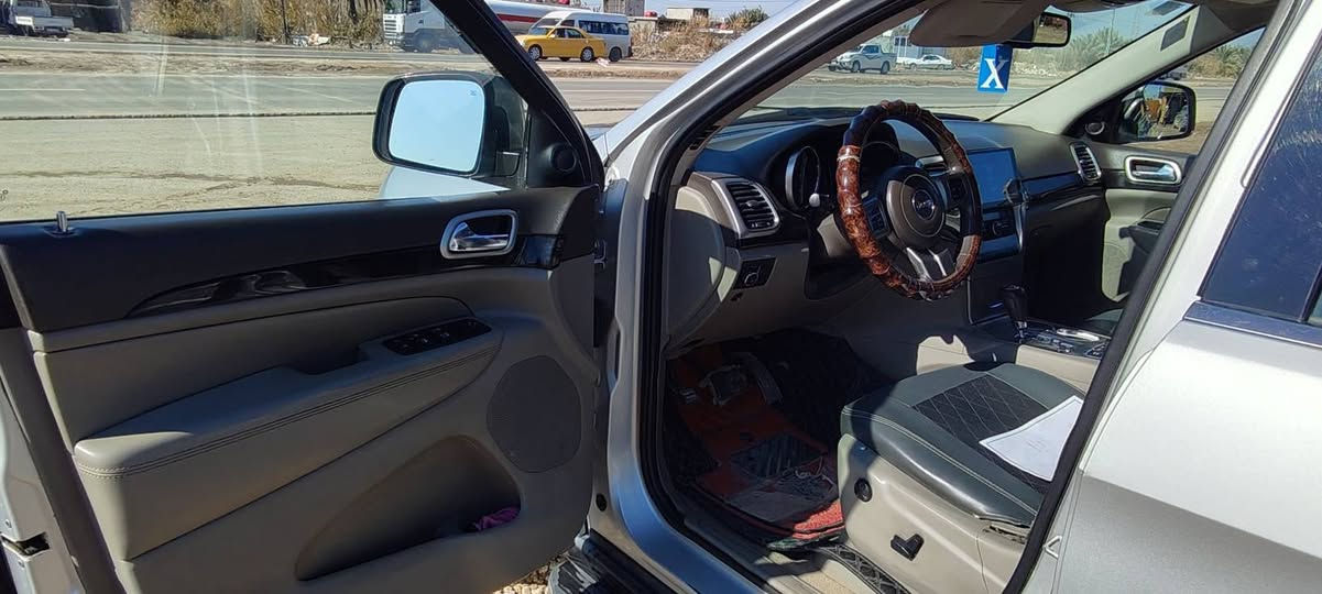 السلام عليكم جيب للبيع 2011 امريكي مكفول كفاله عامه ما عدا الدعاميه الخلفيه فول مواصفات جاهزه من كلشي حداديه تخم تاير داخل عسلي بانوراما  بأسمي السنويه صالحه لل2029 تحويل ثاني يوم للاستفسار ***********
