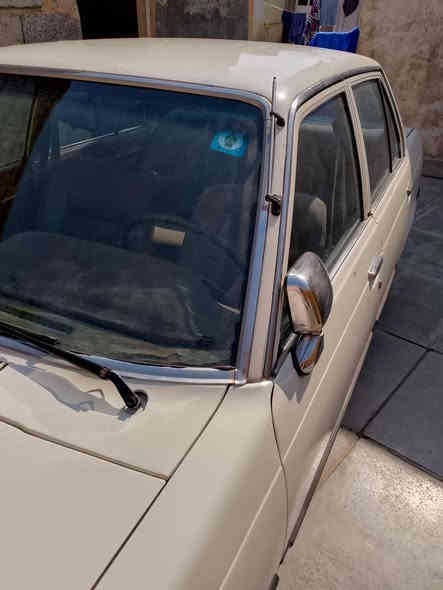 السلام عليكم للبيع كرونا موديل 1980  محرك وكير واكسن كلش نضيفات كهربائيات كلها شغالة تخم تاير مصبوغة احزام بسمي رقم بغداد الجديد السعر ٣٢ هاتف ***********
