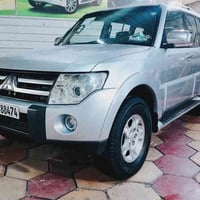 السلام عليكم باجيرو موديل 8  ماشيه سياره 96 سياره مكفول من الضرب لا تب...