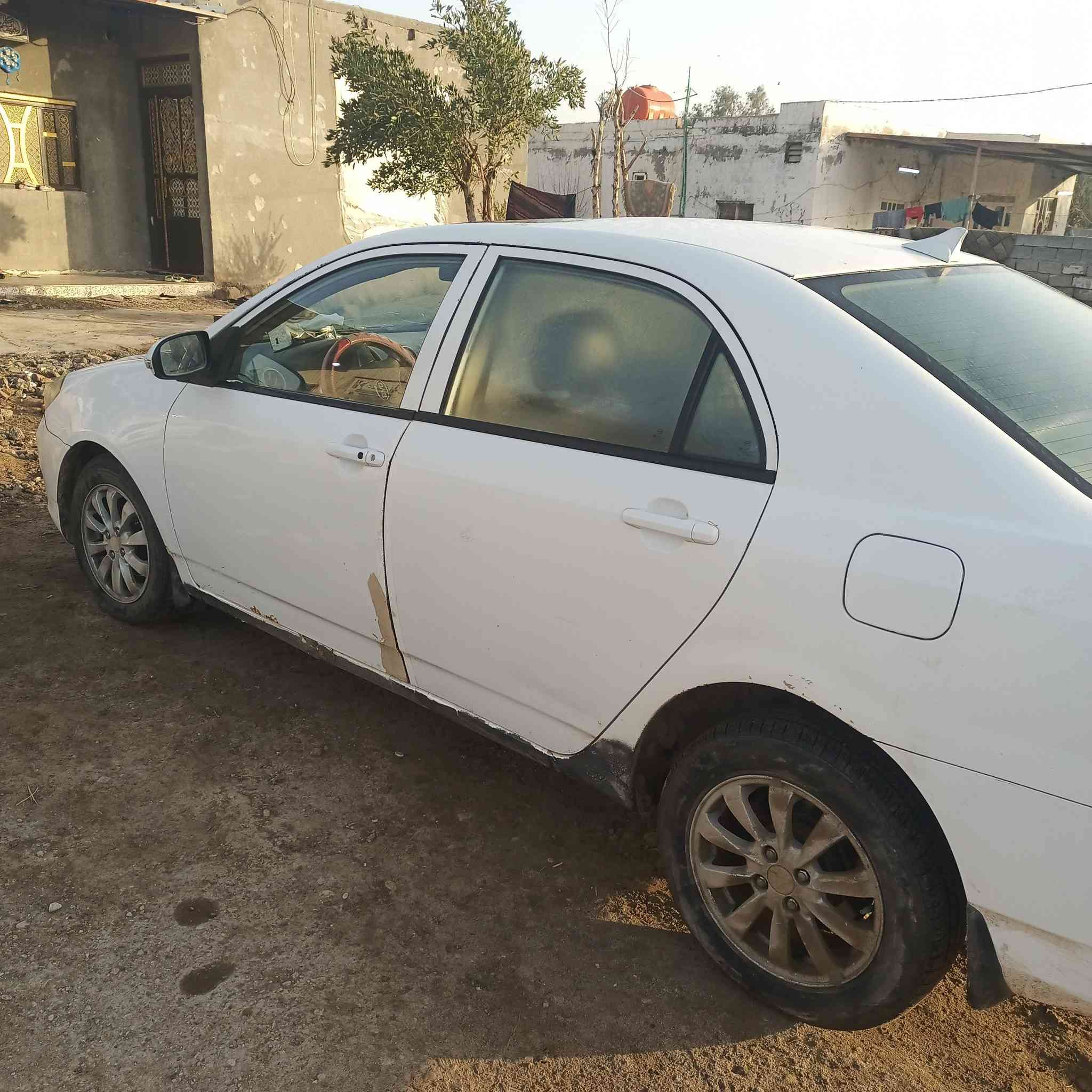 بيودي 13فوال مواصفات كير محرك مكفول اوتو سياره مكفولة ماعدي طخه بسيطة جاملغ الركب سياره مال مصرف الموصل وكاله من صاحبه الشرعي موجود سنويه ورقيه بيه لن سنويه ضايغه انا ضيغيه لعلم سياره اي شاره حجزه ماعليه سعره 33لاستفيار *********** واسط الزبيديه
