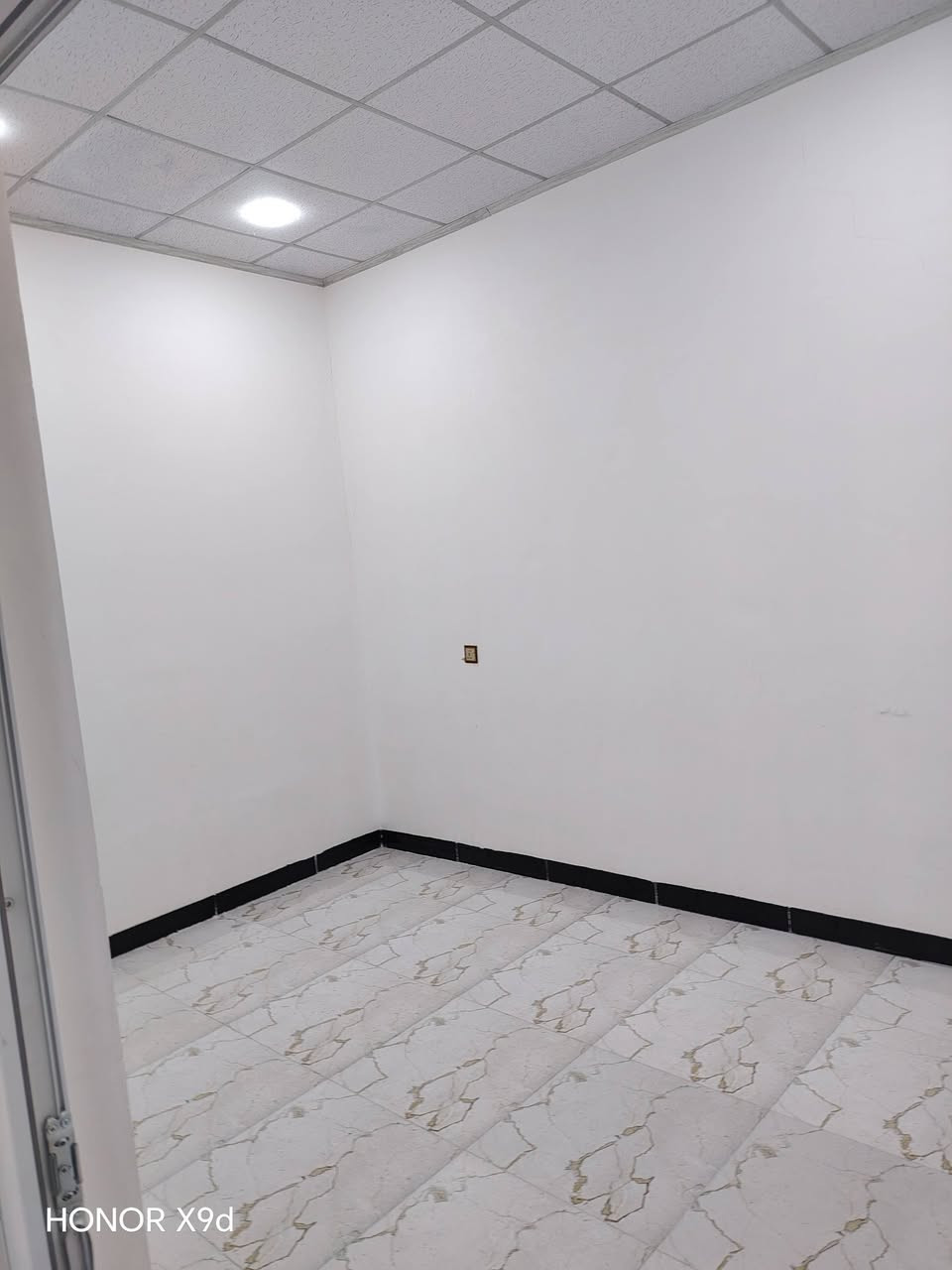 شقه الايجار حي السماح الاركان غرفتين نوم وهول ومطبخ و صحيات ***********/  ***********/
