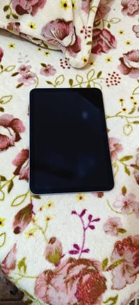 ايباد مني 6 للبيع السعر 400 وبي مجال 07811011505