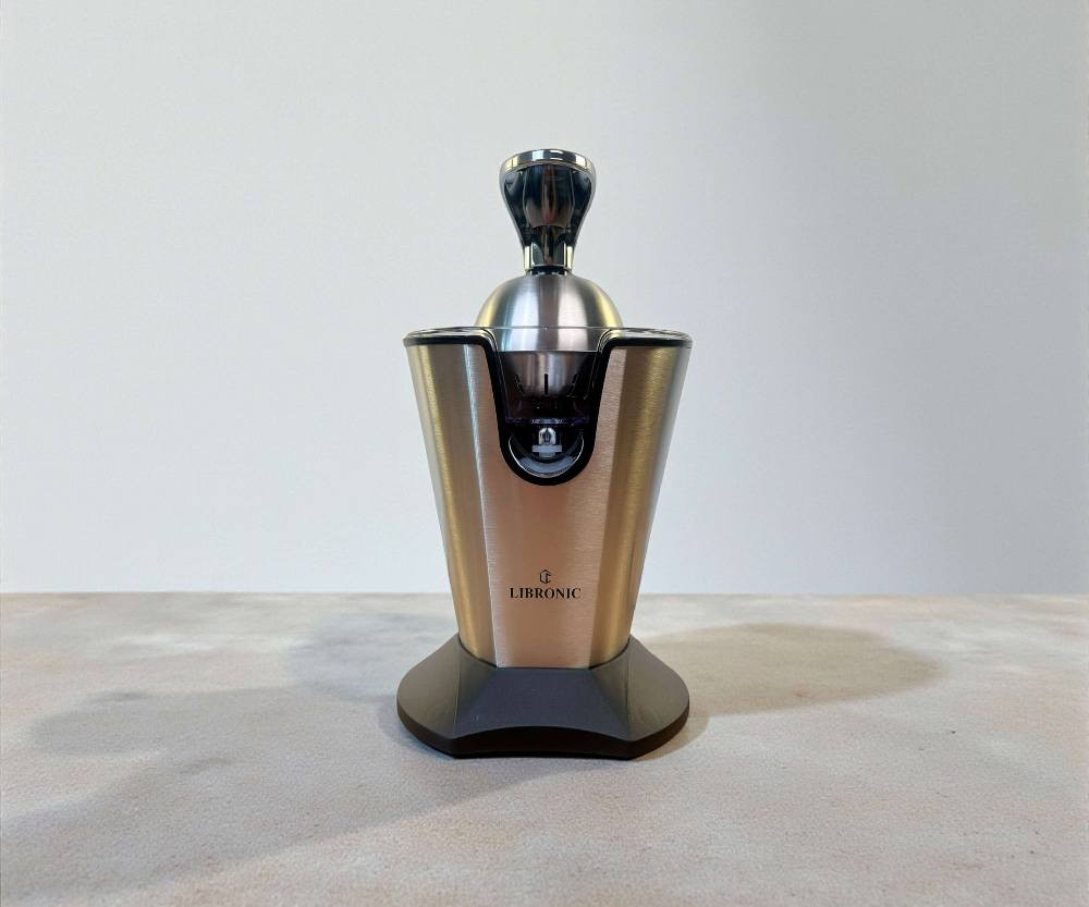 هاي معصارة ليبرونك الكهربائية تسوي الشغل عنك بثواني

ضغط بسيط وتشتغل تلقائيًا ⚡

محرك قوي 160 واط يعصر بسرعة ويطلع كل العصير

جسم ستانلس ستيل أنيق ويعيش وياك فترة طويلة

مخروطين لأحجام مختلفة من البرتقال والليمون

فلتر يفصل البذور واللب حتى يطلع العصير نقي

سعة 500 مل تكفيك وتكفي العائلة

اختصار وقت + طعم منعش + فائدة صحية 💚

اطلبها هسه وخلي عصيرك دايمًا فريش 🍹🔥

للتواصل *********** أو في الماسنجر #fypシ #fypシ゚viralシ #fypシ゚viralシfypシ゚ #viralvideoシ #viralreelschallenge #توصيل لكل محافظات العراق
