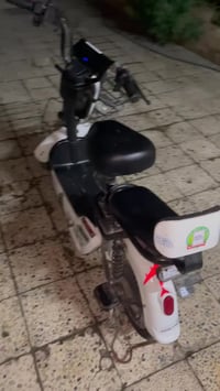 مطور شحن • ٤ بطاريات • الموصل حي الصديق