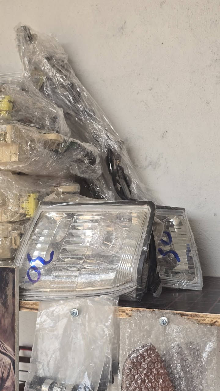 توفر اغراض كراون 
ملكه / شاهينه / ماجستا / راس الثور 
كلوبات
نيكلات 
قواعد 
لحايه 
بردات 
يوجد توصيل جميع محافظات العراق 
***********
للاستفسار واتساب او خاص
