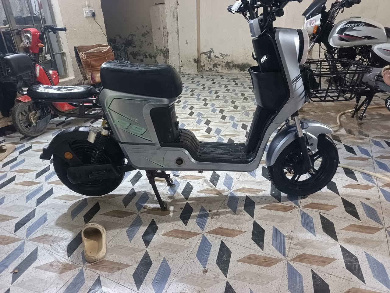 دراجة للبيع موديل 25 كفالة من كلشي تايرات جدد بطاريات شرط قبل اقل من الشهر شادهن كلهة شغالة نضام R بك 4 نمر مكان ديالى بعقوبة تقاطع السادة السعر 450 اتصل بخدمتك ***********
