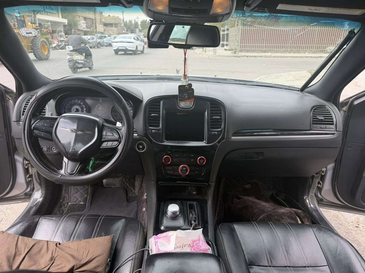 سلام عليكم .
اوباما موديل 2018
السيارة خير من الله 
كشنات جلد ✅
كشنات كهربائي امامي✅
بصمة تشغيل عن بعد ✅
بصمة ابواب✅
كير ماوس✅
شاشة كبيرة تدعم نضام الكاربلاي ونضام الاندرويد اوتو✅ 
ستيرن حركة كهربائية
كامرة خلفية دوارة✅ 
صور الحادث كما موضحة بل صور ✅

——————————-
السيارة فئة( s) 
للستفسار ***********
السعر$220
