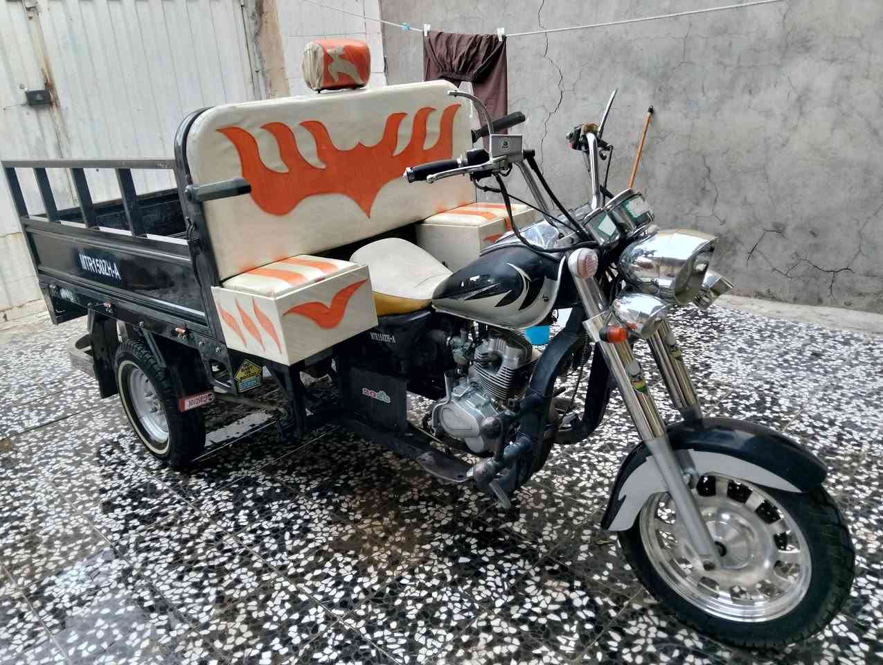 سلام عليكم ستوته 21رقم انكليزي محرك 25بس باتري عايزه السعر2600قفل ***********
