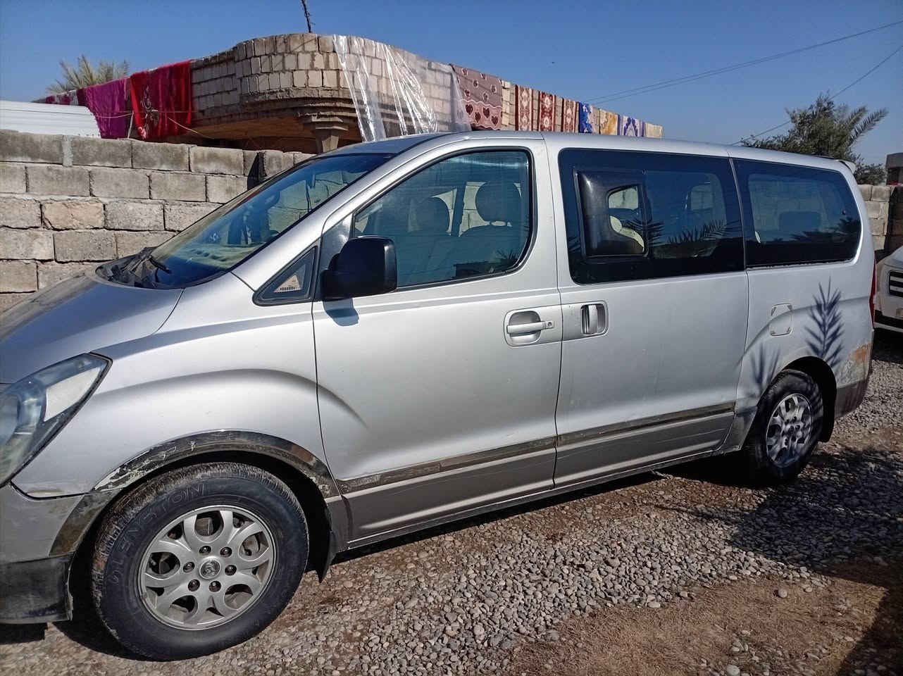 السلام عليكم ستاركس 2009 فول مواصفات ضررها واضح بصورة الجاملغ الورة شبر بلا دواخل بعدو مو مصلح 
محرك بي تبخير فقط السيارة جاهزة تايرات جدد صدر جديد 
رقم نينوى الماني بسمي 
السعر اتصل و تدلل ***********
