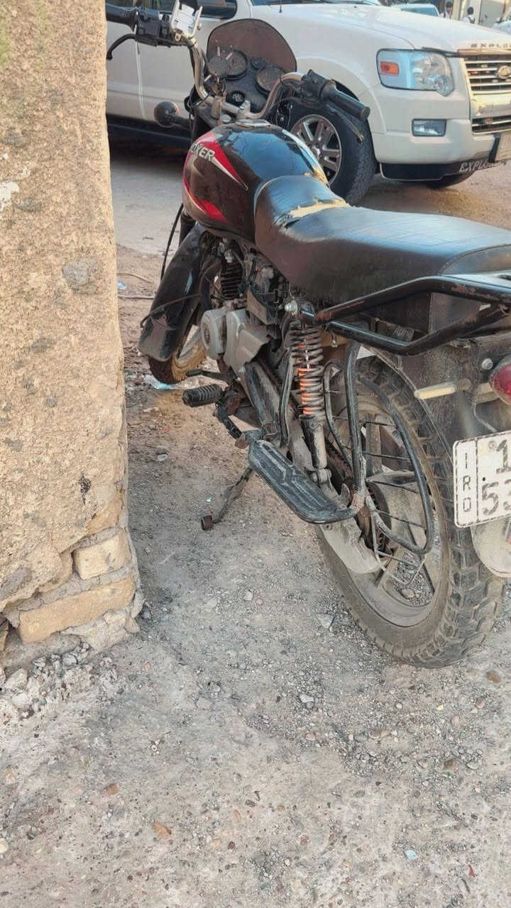 بوكسر 2022 دراجة كفالة عامة برغي ممفتوح بيها متروكة وكلشي شغال بيها كهربائيات كلشي ومرقمة سعرها 1650 مكانها بغداد العامرية ***********

