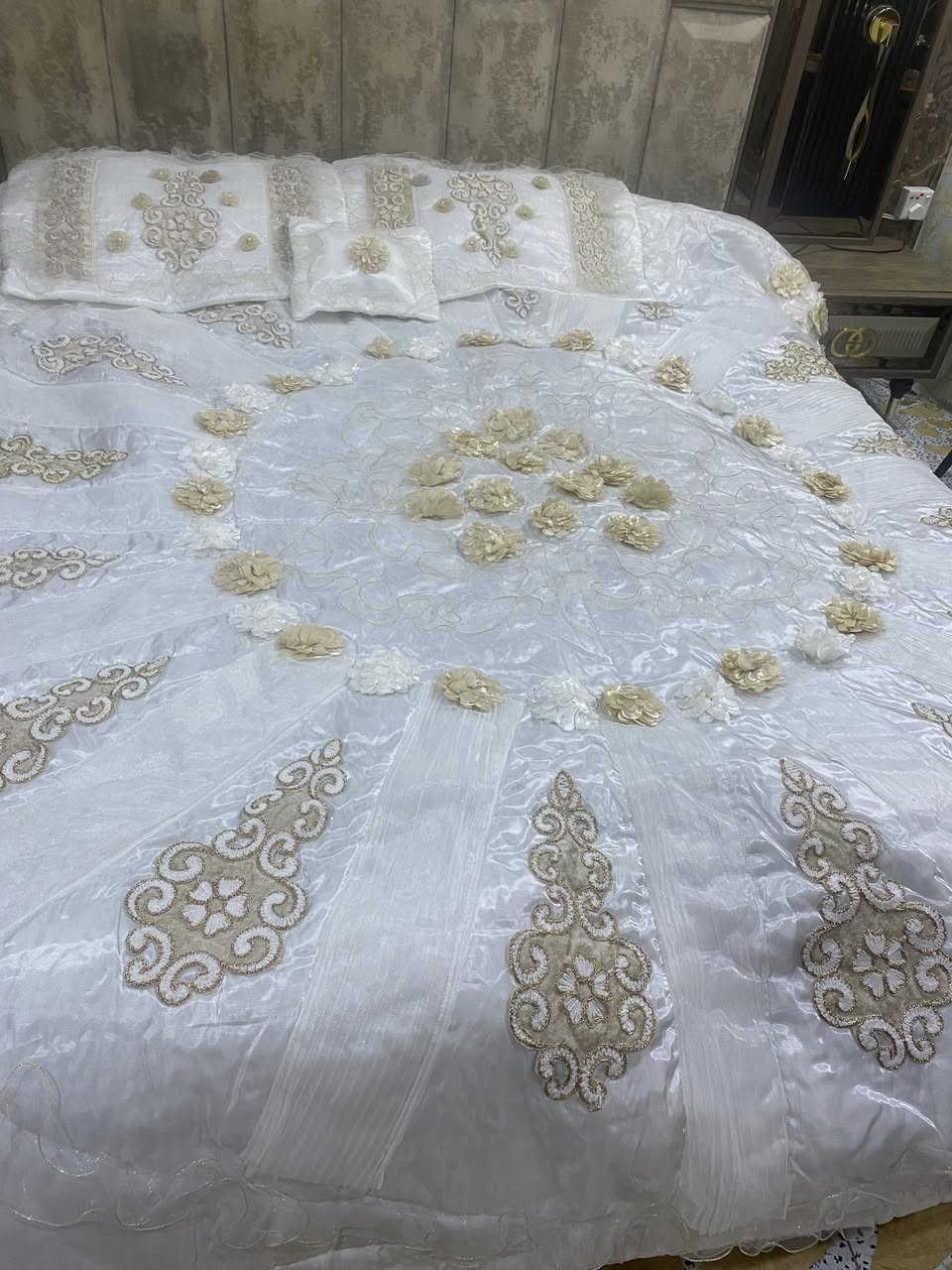 السلام عليكم عندي  فرشه مال عرس تخبل ونضيفه مفروشه يوم واحد بس ماخذتهة ١٢٥ ابيعه ٥٥ الف


**إذا كنت صاحب هذا الإعلان وتريد حذفه لأي سبب، رجاءا أرسل رسالة إلى الدعم الفني**