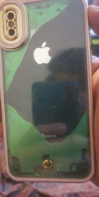 آيفون اكس • يطفى • يشتغل بالشحن