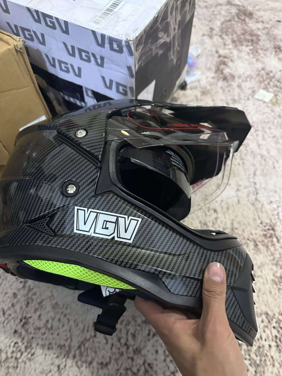 سلام عليكم خوذه VGV غير مستعمله
قياس ميديم M
*********** واتساب 
توصيل جميع المحافظات
