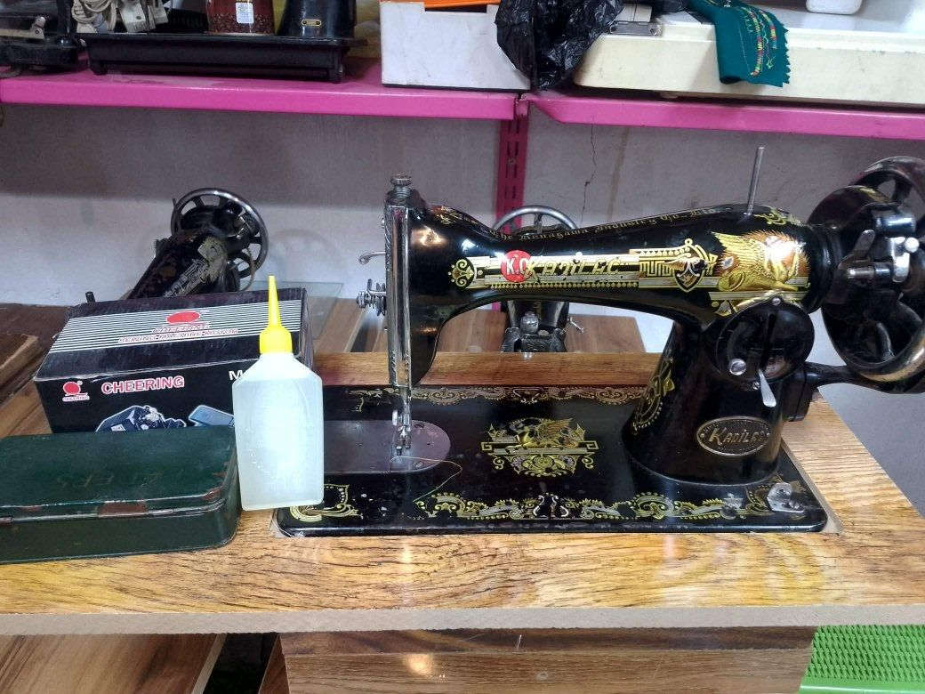 سنكر بريطاني اصلي قديم اخت الجديده تخيط يدوي وكهرباء السعر 100.الف مع طبله يوجد توصيل للكافه العراق للحجز خاص


**إذا كنت صاحب هذا الإعلان وتريد حذفه لأي سبب، رجاءا أرسل رسالة إلى الدعم الفني**