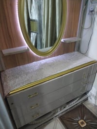 غرفه ١٠قطع نضيف جدا سعر ٤٥٠الف مكان بغداد مدينه الصدر رقم بي وتساب فقط...