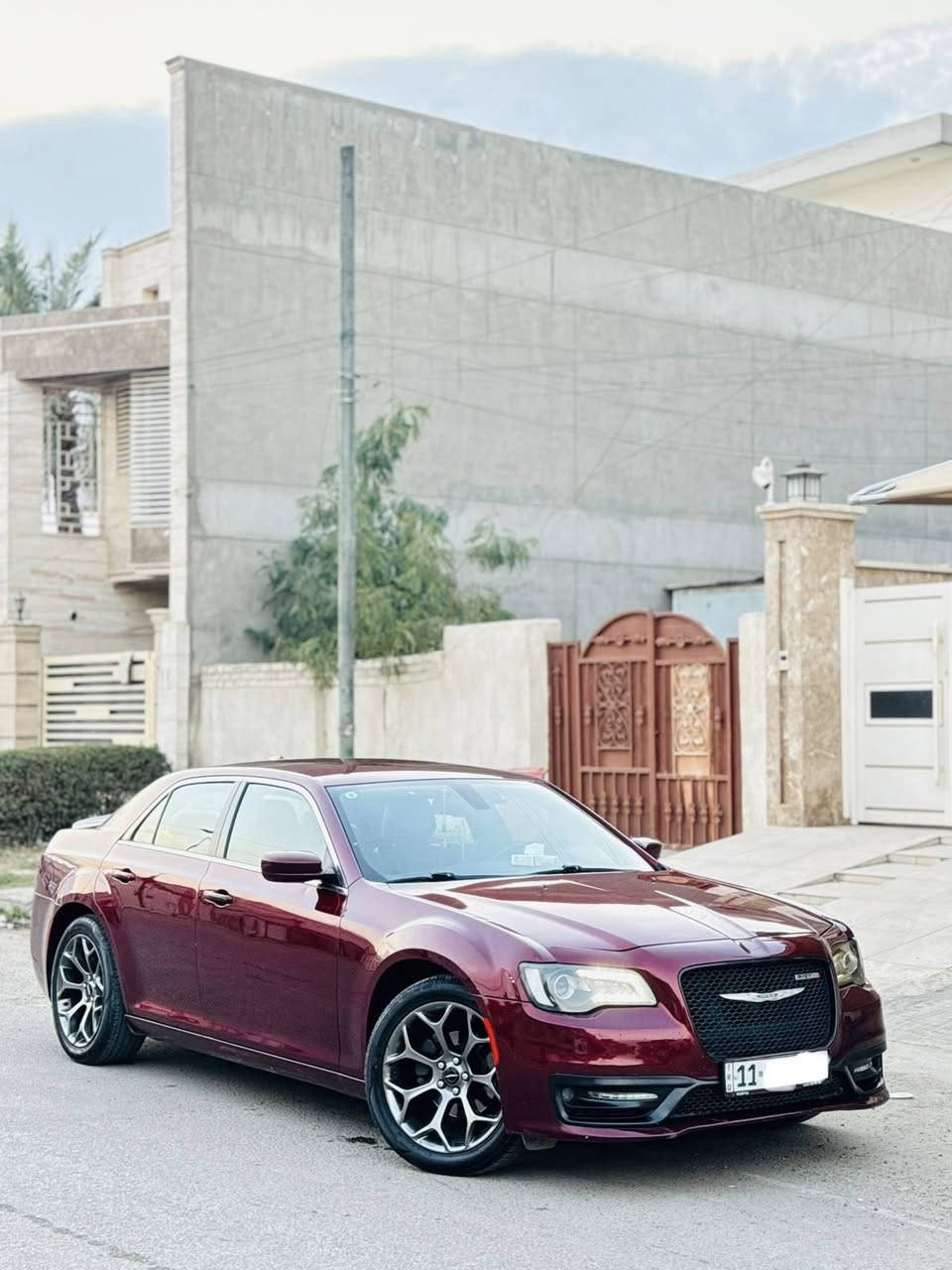 للبيع اوباما S بچـم عريض كرايسلر   (2019) اصل تو ويل
حادثها سرقه قطعتين مكفول من ضربه وصبغ بدون ايرباك  بدون دواخل شاصي لغد مكفول
 
السعر 208$
هاتف ***********

ماشية السيارة ٦٦,٠٠٠ 
 
رقم بغداد بسمي الدولي الجديد

المواصفات 1/1 :
* داخل جلد لون اسود ملكي
* سكليتر كهرباء
* حساسات امامي خلفي
* مصابيح امامية زنون 
* ويل قياس 20 أنج 
* شاشه كبيرة مع نظام ملاحة نفكيشن GPS .
* سستم صوت الپاين 
* ⁠دمام صوت 
* مقاعد أمامية كهربائية عدد 2  خزن وضعيات
* مقاعد أمامية تبريد وتدفئة . 
* تشغيل عن بعد . 
* تدفئة ستيرن . 
* تدفئه وتبريد  اقداح
* محدد سرعة . 
* كاميرا خلفية .
* مرايا متحسسة للاضاءة العالية .
* كير شفتر بالستيرن . 
* دخول ذكي (بصمة)
