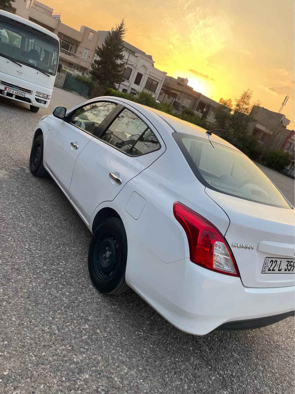 Nissan Sunny 2016
 هیچی نیە سەیارەکە سفرە
تەنها 65 کم رۆیشتووە هەقیقی
سپێری دانەبەزیوە
رەقەم و سەنەوی نۆییە 
بەناو خۆمە
بی سبوغ بی تحدیل 
بی کارت بی شوخت
دەعامی بۆ دەعامی بەشەرت 
یەک دینار مەسروفی تیدا نیە 
نرخ $97 
هەولیر
*********** 
*********** أربيل, العراق
