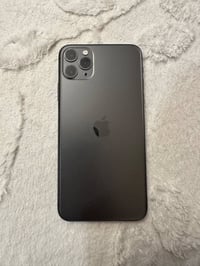 آيفون ١١ برو ماكس اخو الجديد مابي زلغ واحد البطاريه مبدله يم ماستر اصل...