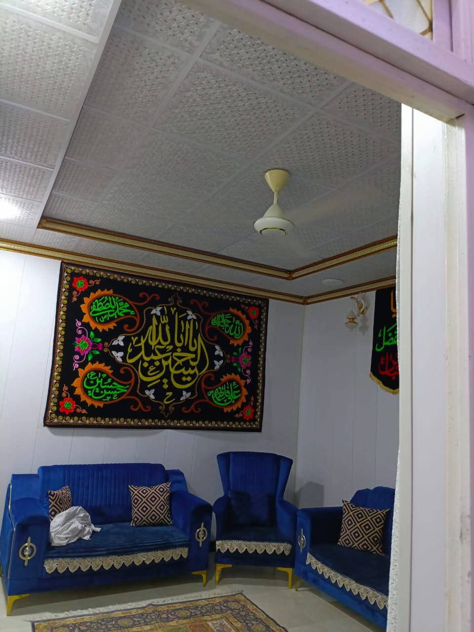 سلام عليكم نصف قطعة خلفية قطاع 24 اول فرع من صفحة شارع 60 يحتوي على 3غرف وبيتونة سعر ا
 اتصال على هاذا الرقم***********
