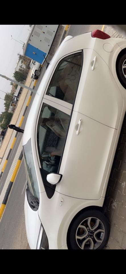 لبيع كيه بيكانتو موديل 2023 فول موصفات اكس لاين بصمه بواب شاشه كبيره ولمس كامره دواره وحاكيه مانع نزلاق ولكب كروم رادار امامي شغال رادار خلفي شغال رادار يمنه ويسره حساس طارات اشاير بل مري ملي شفط حساس خلفي شغال كشنات جلد لون اسود لد مامي شغال بلاجكتور لد خلفي نقطه عمياء حجم المحرك 4 بستم السيارة ماشيه 21 k .mجديده كلش وارد أمريكي تبريد بيانو دبل رف خلفي وبعد بيها موصفات السياره رقم واسط معوقين وبيها سونار 
رقم ***********
سعر 115 بيها مجال بسيط
