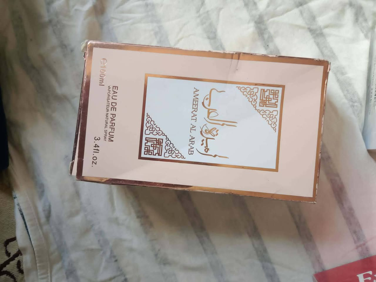 بالسلام عليكم مجموعه عطور باله امزون اصليه ام الباركوود  سعر القطعه 10 فقط  للطلب واتساب ***********
