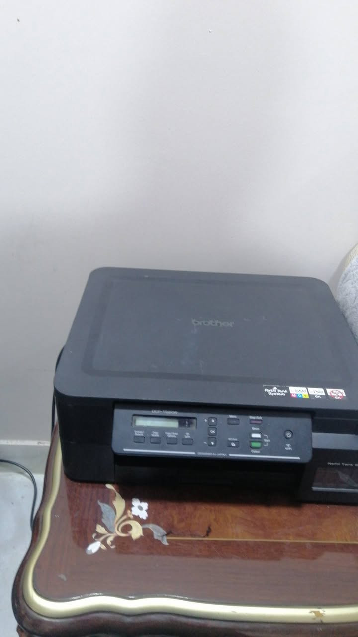 السلام عليكم عليكم طابعه برذر T520 نضيفه ما مشتغله هواي السعر ١٤٠ وبيه مجال للتواصل ***********

