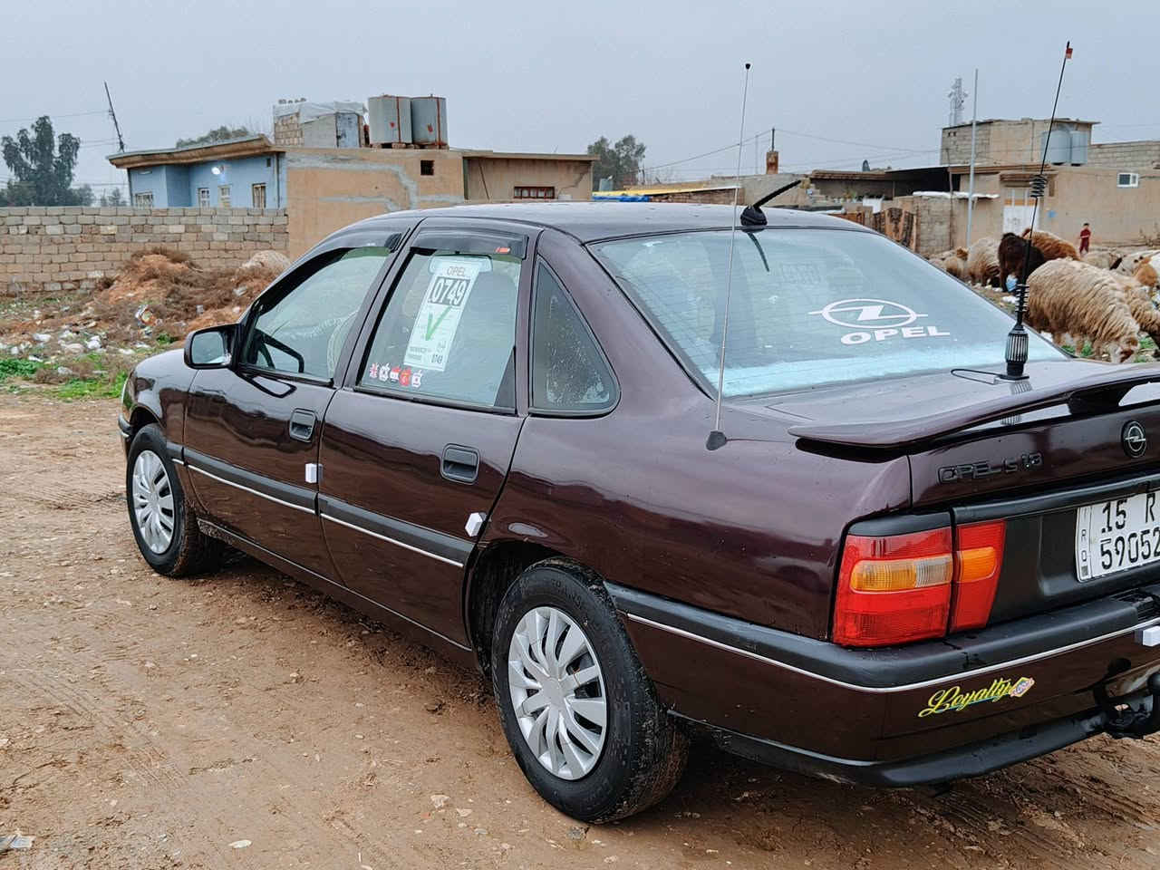 السلام عليكم السعر 38 وبيها مجال فكترا حجم 18كير محرك شرط شرط تحويل وكاله سياره جاهزه  صبغ عام جماليه بدون ضرر الشراي يتصل مارد ع الفيس العنوان موصل  ***********/***********
