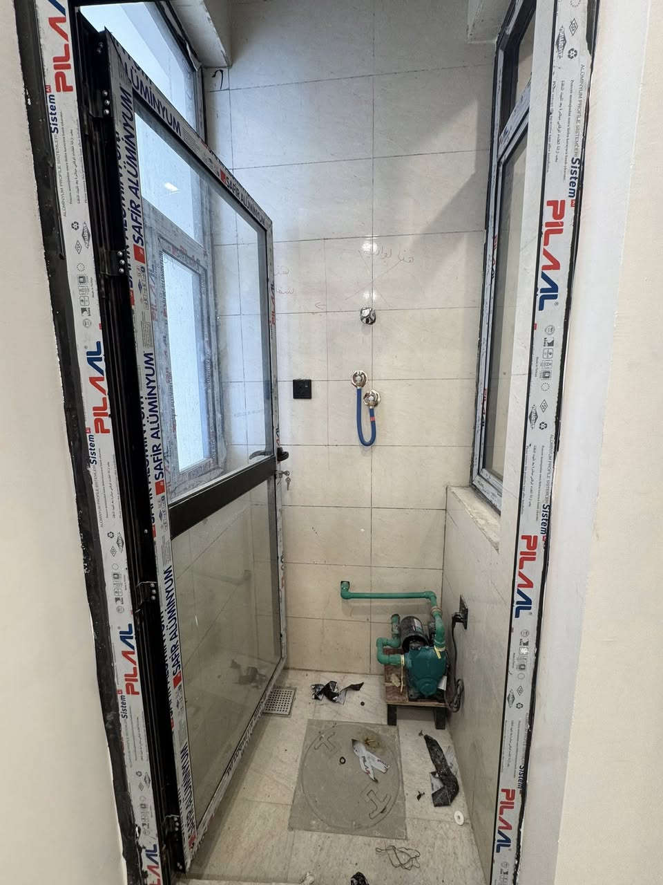 شقة ملك صرف طابو
طابق ارضي 

مساحة الشقة 65 متر

تحتوي على 

غرفة نوم + صالة + خدمات + منور 

الموقع 📍

الاعظمية 📍

خلف كلية  ابن الهيثم 📍

(السعر 100 مليون )

بحالة الاستثمار تؤجر(  500 الف )

للاستفسار ☎️

📞***********
