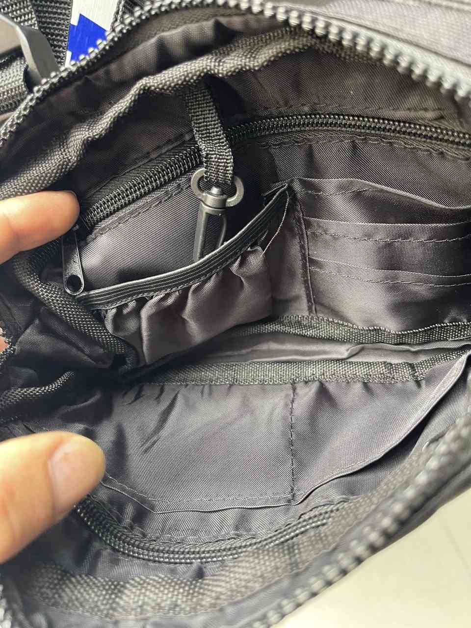 جنطة بهذا الشكل ترهم لكلشي مليانه جيوب


**إذا كنت صاحب هذا الإعلان وتريد حذفه لأي سبب، رجاءا أرسل رسالة إلى الدعم الفني**