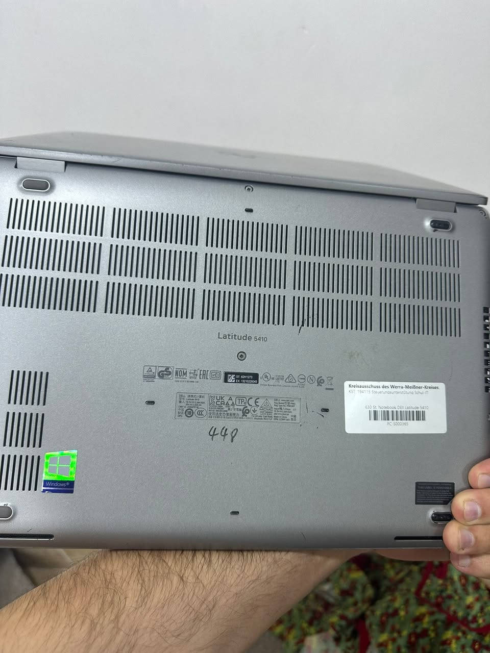 رام 8 GB
لابتوب نظيف بدون مشاكل فقط كبسة وحدة طايرة من الكيبورد بس شغالة

سعر الجديد 315$
انا ابيع 160$ يعني تقريبا 250.000
واتساب ***********
