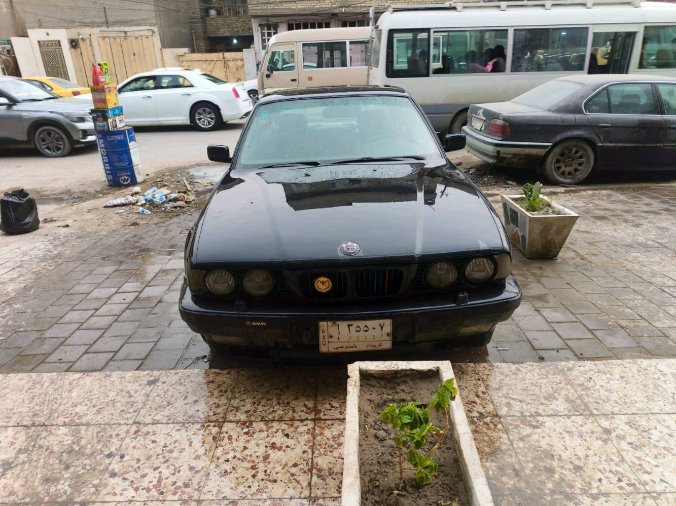 السلام عليكم بي ام 530ثمانية سلندر موديل 1994مصبوغة جمالية مابيها اي نقص رقم كربلاء باسمي مشروع وطني تحويل وين مكان من سكنة بغداد و الله السيارة هاون منظومة غاز 50لتر سيارة ما تصرف عليه فلس والجاي يدلل على السعر بيه مجال حك الجية
