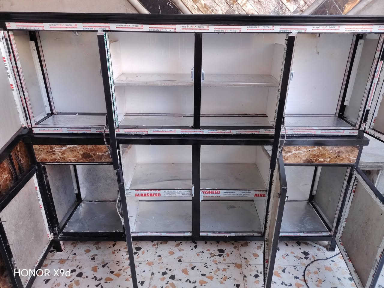 كاونتر مترين 3 قطع السعر 210 وبي مجال *********** مكاني كركوك حي الحجاج
