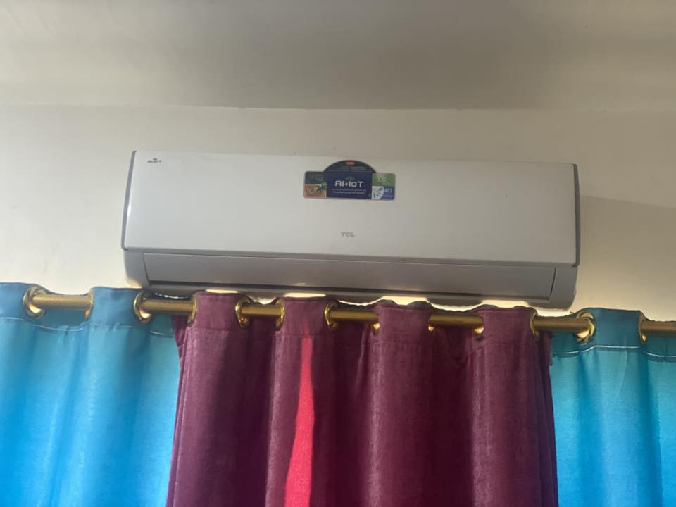 سلام عليكم اخوان  /سبلت TCLطن او نص مشتغل فقط ثلاث اشهر  بعده جديد للبيع او مراوس اب سبلت طنين اوفوك  للاستفسار اتصل ‭٠٧٧١ ٣١٣ ٤٨٩١‬
