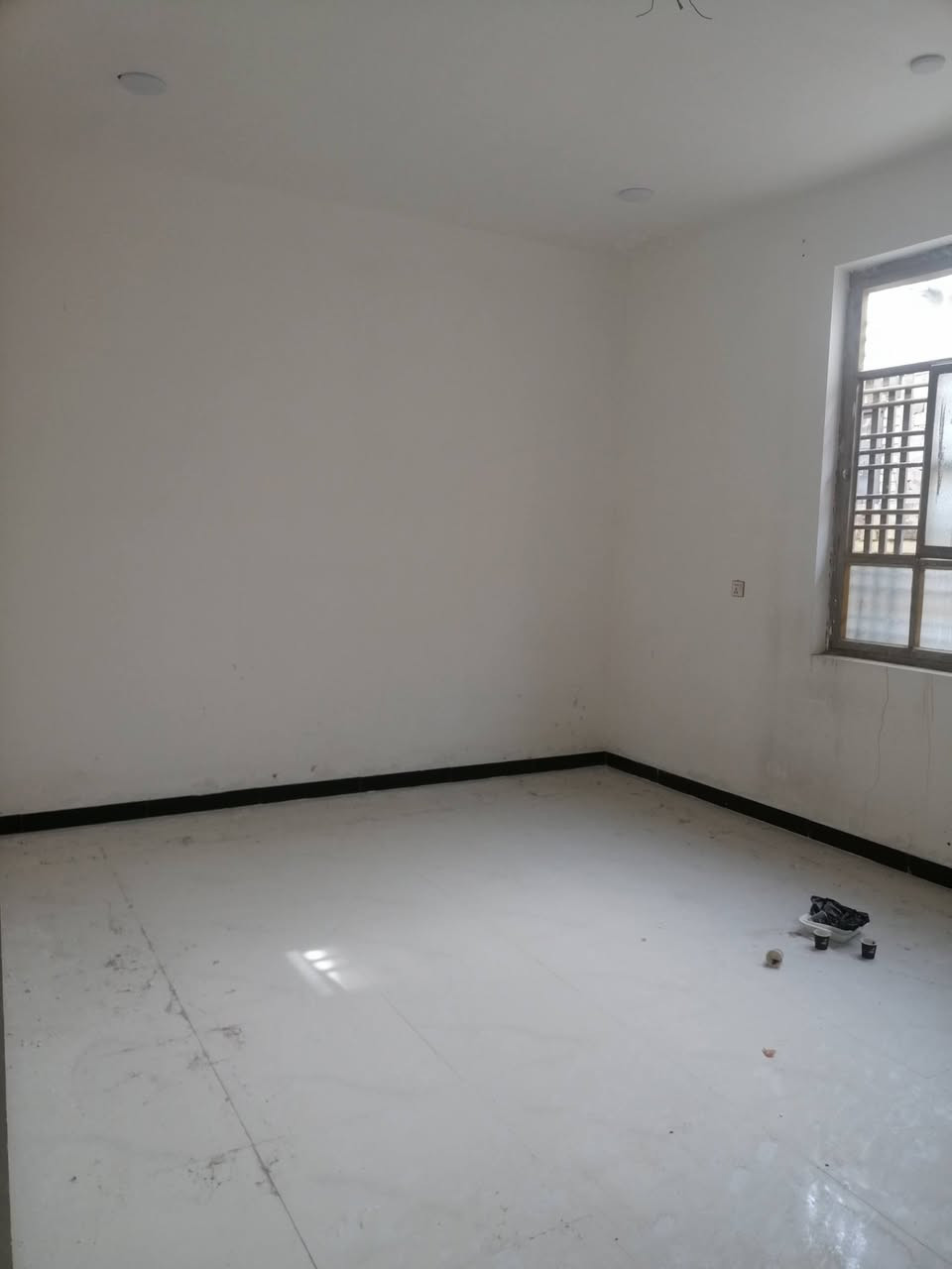 #على_بركةالله
بيت طابقين بحي أور الثانية ع بزل مجاور بيت سيد صدام أبو المحل (#مطلوب_مبادرة)عوزه لمسات قليله نكمله ألك أو تريد انت تكمله جديد البناء مالته جميع تفاصيله بالفيديو 
#للأستفسار مراسلة الصفحه أو الأتصال على الرقم***********
